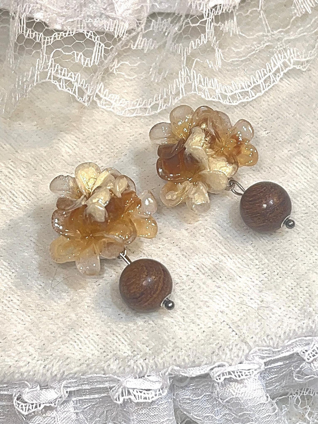 Vintage Amber Flower Drops